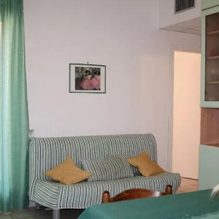 Aparthotel Trilocale Sissy Sul Mare *